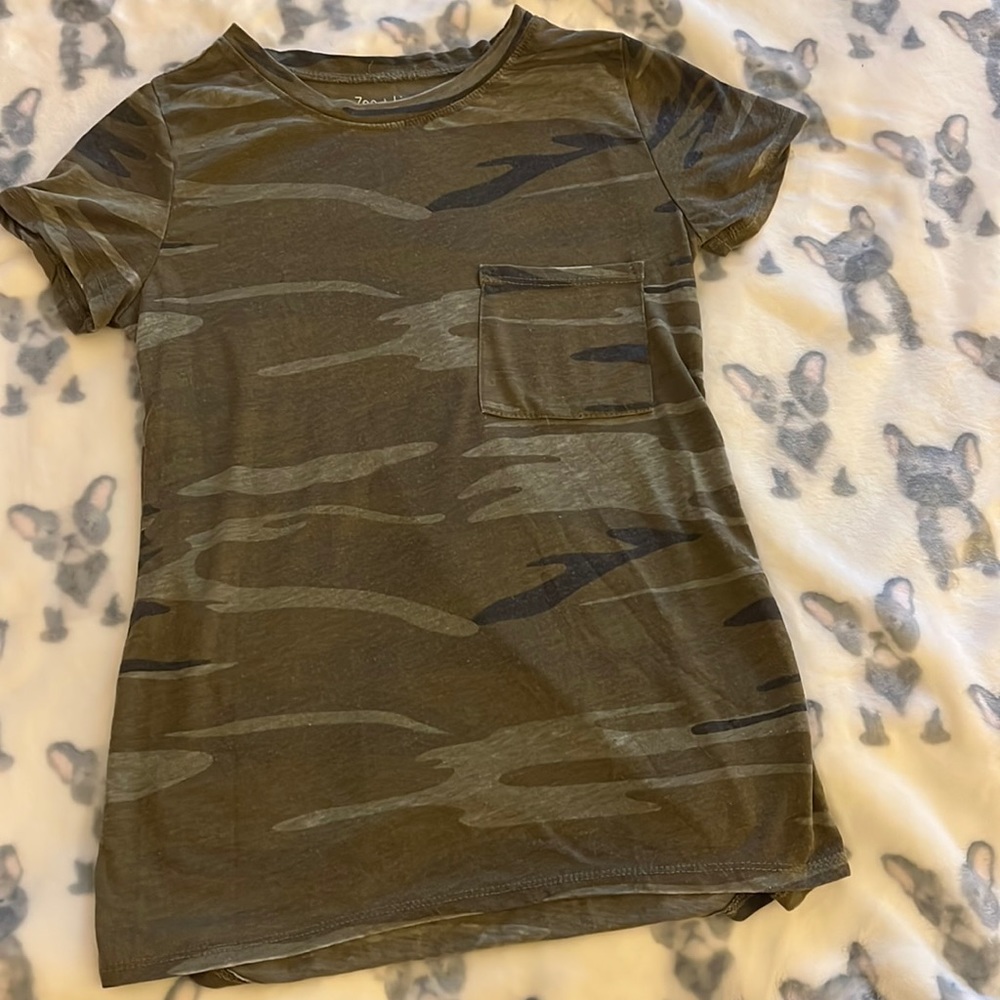 Camo tee with pocket
